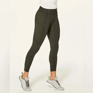 Lululemon sz 4 Fast & Free 7/8 Tight II Nulux 25"
Drk Olive excellent condition